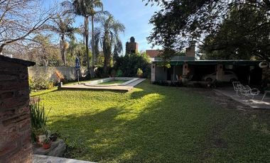 Quinta en  venta. Colastiné Norte. 2 dormitorios + 2 cocheras + quincho + pileta