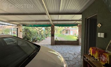 Quinta en  venta. Colastiné Norte. 2 dormitorios + 2 cocheras + quincho + pileta