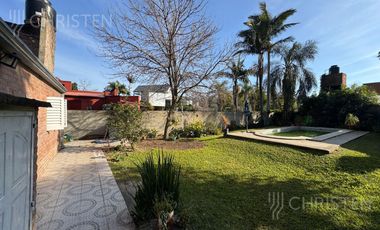 Quinta en  venta. Colastiné Norte. 2 dormitorios + 2 cocheras + quincho + pileta