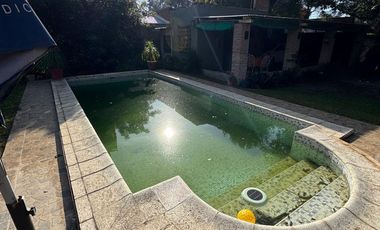 Quinta en  venta. Colastiné Norte. 2 dormitorios + 2 cocheras + quincho + pileta