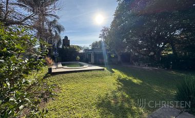 Quinta en  venta. Colastiné Norte. 2 dormitorios + 2 cocheras + quincho + pileta