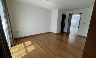 Casa en Bosque Real-Oportunidad de inversión!! con doble filtro de seguridad