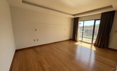 Casa en Bosque Real-Oportunidad de inversión!! con doble filtro de seguridad