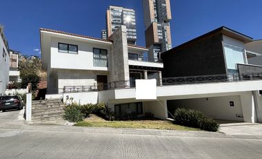 Casa en Bosque Real-Oportunidad de inversión!! con doble filtro de seguridad