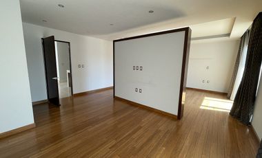 Casa en Bosque Real-Oportunidad de inversión!! con doble filtro de seguridad