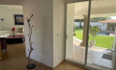 Casa en Burgos Cuernavaca con seguridad 24/7, alberca y excelentes espacios