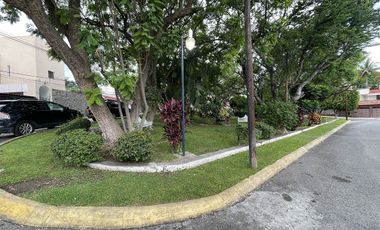 Casa en Burgos Cuernavaca con seguridad 24/7, alberca y excelentes espacios