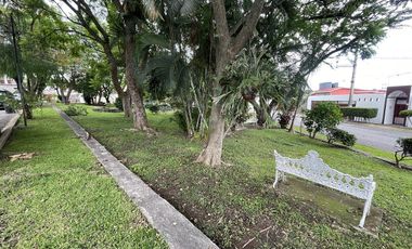 Casa en Burgos Cuernavaca con seguridad 24/7, alberca y excelentes espacios