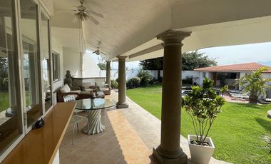 Casa en Burgos Cuernavaca con seguridad 24/7, alberca y excelentes espacios