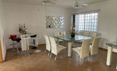 Casa en Burgos Cuernavaca con seguridad 24/7, alberca y excelentes espacios