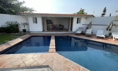 Casa en Burgos Cuernavaca con seguridad 24/7, alberca y excelentes espacios