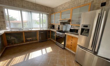 Casa en Burgos Cuernavaca con seguridad 24/7, alberca y excelentes espacios