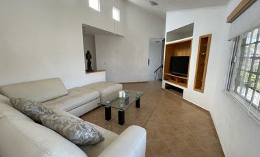 Casa en Burgos Cuernavaca con seguridad 24/7, alberca y excelentes espacios