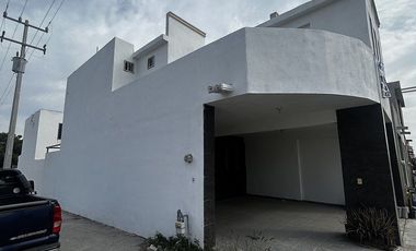 Ofrezco casa en venta en Misión de los Olivos en Apodaca