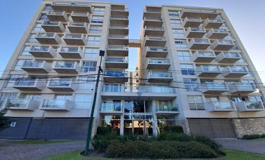 Departamento dos ambientes en venta en Ituzaingo. Balcón y cochera