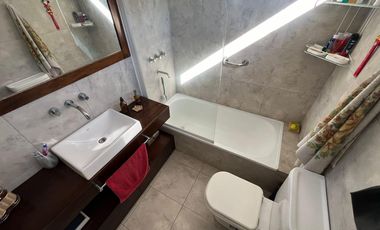 Departamento dos ambientes en venta en Ituzaingo. Balcón y cochera