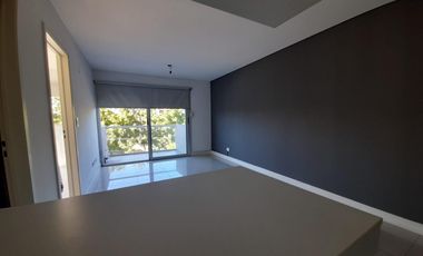 Departamento dos ambientes en venta en Ituzaingo. Balcón y cochera
