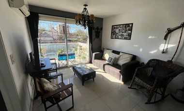 Departamento dos ambientes en venta en Ituzaingo. Balcón y cochera
