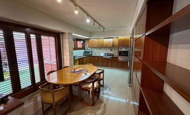 Excelente Casa chalet en Wilde centro - 277 m2 cubiertos.