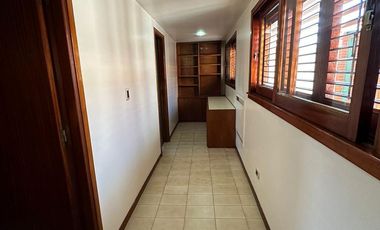 Excelente Casa chalet en Wilde centro - 277 m2 cubiertos.