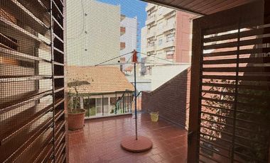 Excelente Casa chalet en Wilde centro - 277 m2 cubiertos.