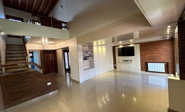 Excelente Casa chalet en Wilde centro - 277 m2 cubiertos.