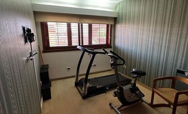 Excelente Casa chalet en Wilde centro - 277 m2 cubiertos.