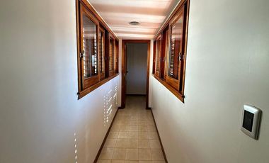 Excelente Casa chalet en Wilde centro - 277 m2 cubiertos.