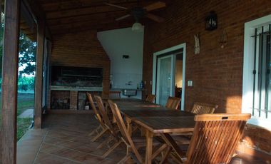 Chacra de 7 hectáreas con importantes mejoras