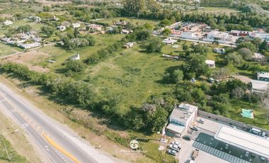 Fracción sobre Av Sabattini a metros de Ruta E53