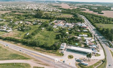 Fracción sobre Av Sabattini a metros de Ruta E53