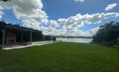 Venta Casa DE DISEÑO 6 Amb a La Laguna Barrio San Benito Villanueva Tigre