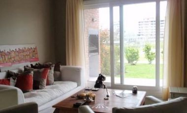 Alquiler Anual / Venta    3 Dormitorios con jardín al rio en Nordelta