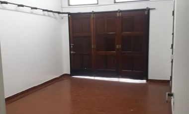 Urquiza 1769, Quilmes ¡Casa de cinco ambientes a la Venta!