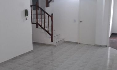 Urquiza 1769, Quilmes ¡Casa de cinco ambientes a la Venta!