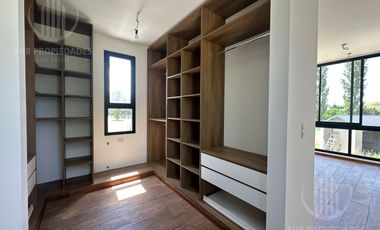 Casa en  La Magdalena - Canning