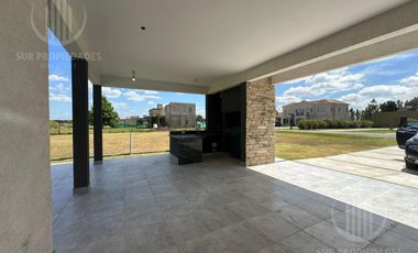 Casa en  La Magdalena - Canning