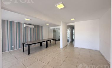 Departamento en venta en Banfield con cochera y amenities