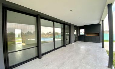 Venta Casa 5 Amb Al Rio con Amarra Propia Barrio El Canal Villanueva Tigre