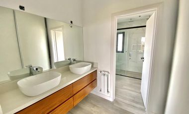 Venta Casa 5 Amb Al Rio con Amarra Propia Barrio El Canal Villanueva Tigre