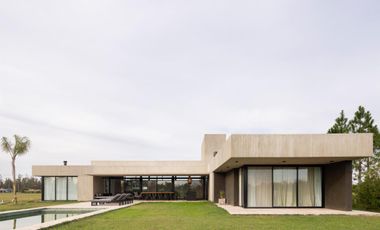 Casa en Oliveros
