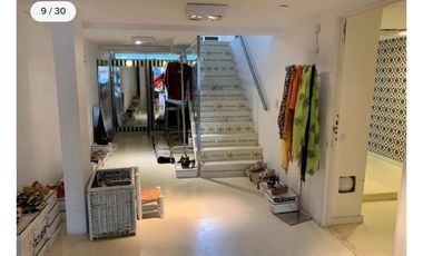 bajo de precio! Excelente Edificio  corporativo mas Local con 13 cocheras propias -