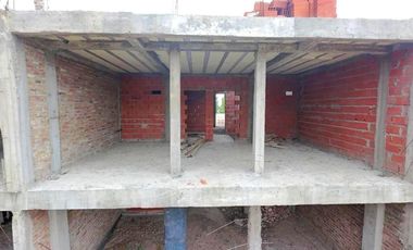 Dos Duplexs (en construcción) en Venta frente a barrio Bocahue y Parque Este