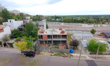 Dos Duplexs (en construcción) en Venta frente a barrio Bocahue y Parque Este