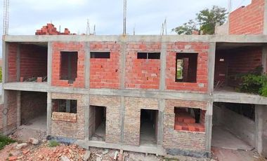 Dos Duplexs (en construcción) en Venta frente a barrio Bocahue y Parque Este