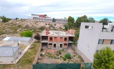 Dos Duplexs (en construcción) en Venta frente a barrio Bocahue y Parque Este