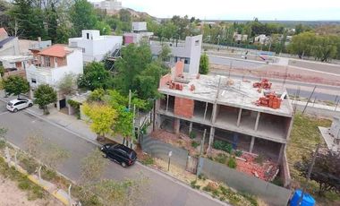 Dos Duplexs (en construcción) en Venta frente a barrio Bocahue y Parque Este