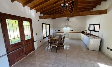 Casa en  Arroyo de la Cruz. Exaltación de la Cruz