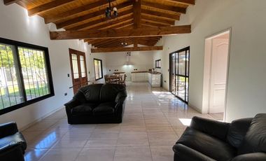 Casa en  Arroyo de la Cruz. Exaltación de la Cruz