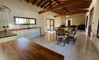 Casa en  Arroyo de la Cruz. Exaltación de la Cruz